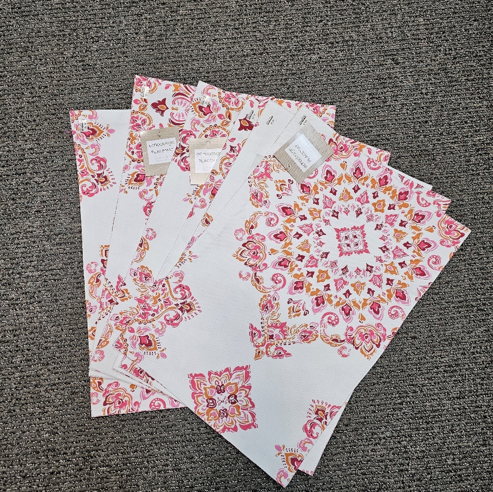 NWT echo design placemats (6)